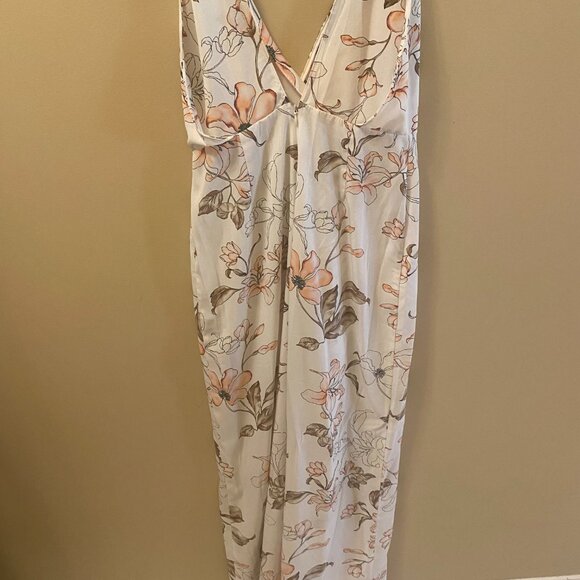 Lush White Floral Wide Leg Jumpsuit Small - Picture 5 of 5